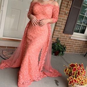 Elegant evening dress (only worn once) size 4